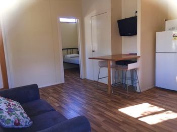 Beaches Of Byron - Geraldton Accommodation 3