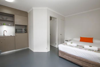 Beaches Of Byron - Geraldton Accommodation 6