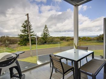 Boat Harbour Holiday 10 Noamunga Street - Geraldton Accommodation 4