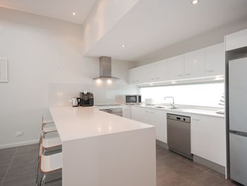 Boat Harbour Holiday 10 Noamunga Street - Geraldton Accommodation 6