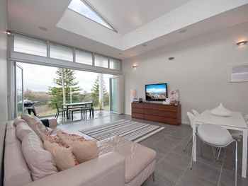 Boat Harbour Holiday 10 Noamunga Street - Geraldton Accommodation 5