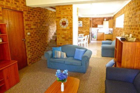 Dolphins Delight At Culburra Beach - Geraldton Accommodation 3