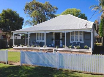 Edgeworth Street Manor - Geraldton Accommodation 0