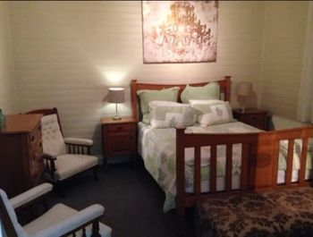 Edgeworth Street Manor - Geraldton Accommodation 3