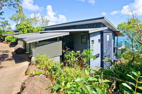Shoreline 31 Renovated Upmarket 2 Bedrooms Ocean View Near Marina With Golf Buggy - Geraldton Accommodation 0