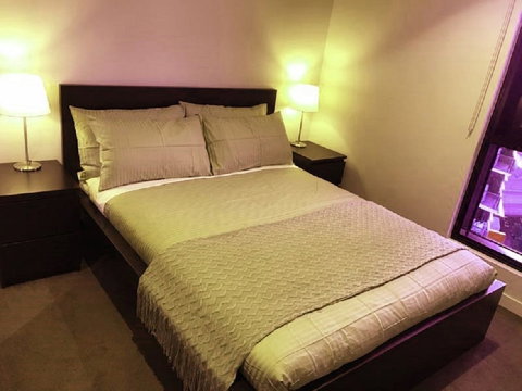 Southbank Platinum Tower Apartment - Geraldton Accommodation 6