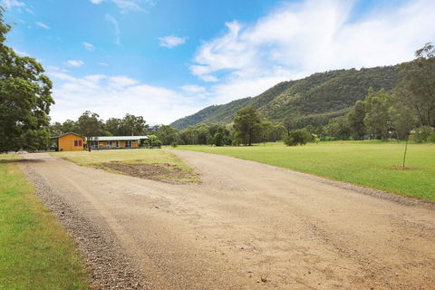 Feathertop Views And Dorm - Geraldton Accommodation 0
