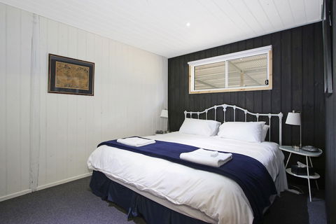 Feathertop Views And Dorm - Geraldton Accommodation 5