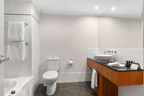 Poolside Apt In Alamanda Beachfront Resort 67 - Geraldton Accommodation 6