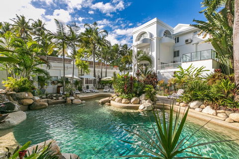 Poolside Apt In Alamanda Beachfront Resort 67 - Geraldton Accommodation 1