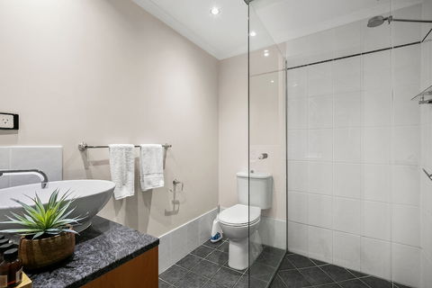 Poolside Alamanda Beachfront Resort 88 - Geraldton Accommodation 6