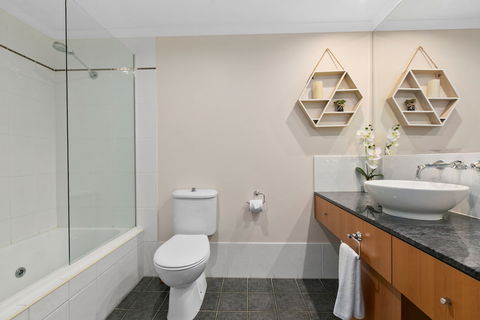 Poolside Apt In Alamanda Beachfront Resort 41 - Geraldton Accommodation 6