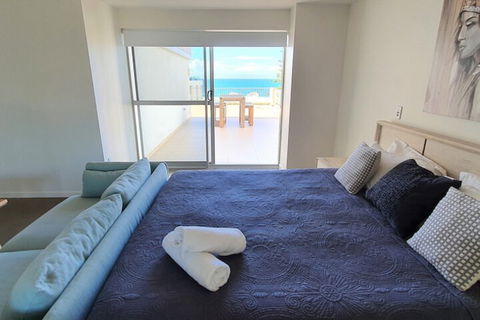 Surfers Chalet - Geraldton Accommodation 7