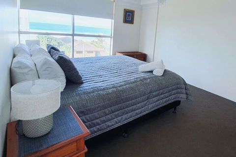 Surfers Chalet - Geraldton Accommodation 6