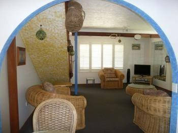 Sails Beach House Apartments Pottsville Beach - Geraldton Accommodation 5