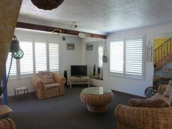 Sails Beach House Apartments Pottsville Beach - Geraldton Accommodation 6