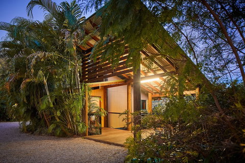 Dayboro Cottages & Llama Walks - Geraldton Accommodation 4