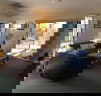 Lyreen's Apartment BB - Geraldton Accommodation