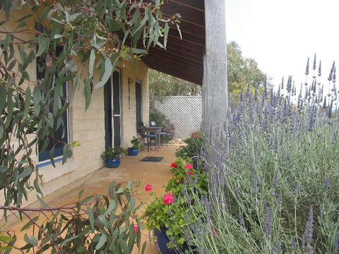 Dees Villa Bed & Breakfast - Geraldton Accommodation 1