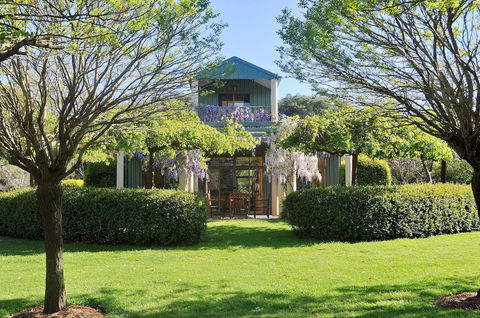 Tree Elle - Geraldton Accommodation 0