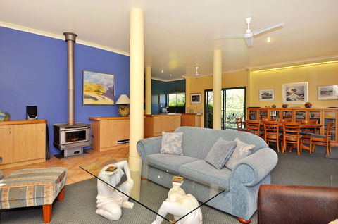 Tree Elle - Geraldton Accommodation 4
