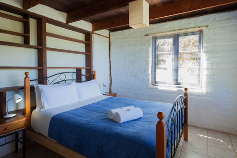 Bombina Cottages - Geraldton Accommodation 6