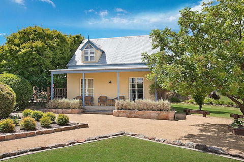Vineyard Cottages - Geraldton Accommodation 1