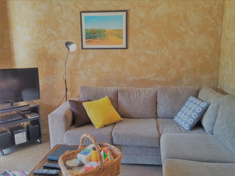 Milton Country Cottages - Geraldton Accommodation 2