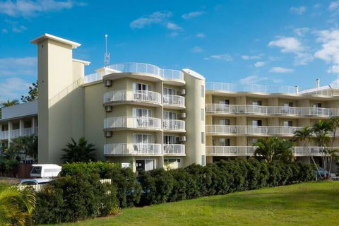 Cabarita Lake Apartments - Geraldton Accommodation 1