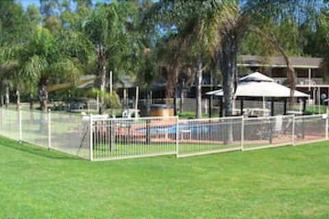 Tocumwal Golf Resort - Geraldton Accommodation 3