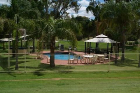 Tocumwal Golf Resort - Geraldton Accommodation 5