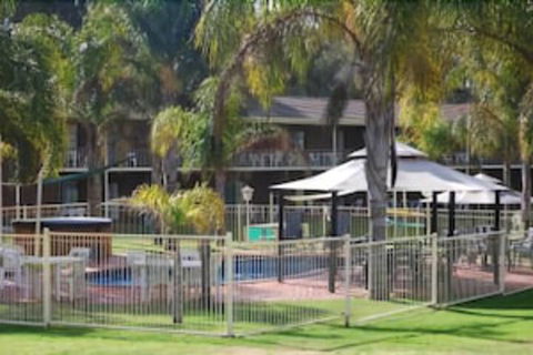 Tocumwal Golf Resort - Geraldton Accommodation 1