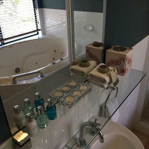 Island Brook Estate - Geraldton Accommodation 6