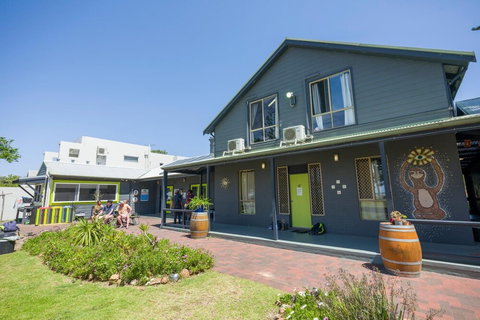 Dunsborough Beachouse YHA Hostel - Geraldton Accommodation 0