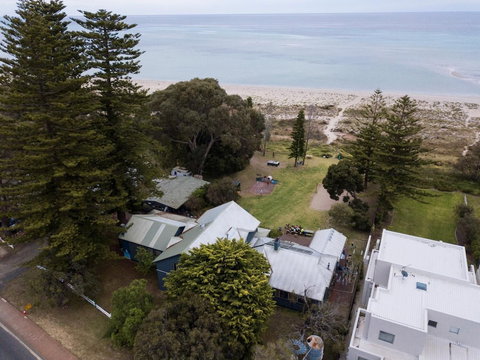 Dunsborough Beachouse YHA Hostel - Geraldton Accommodation 2