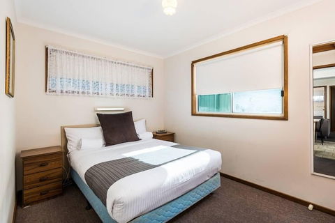 Lakes Jakaranda Holiday Units - Geraldton Accommodation 6