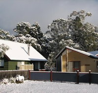 Derwent Bridge Chalets  Studios - Geraldton Accommodation