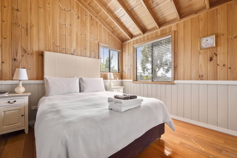 Hazelcreek Cottages - Geraldton Accommodation 3