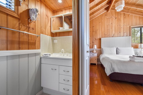 Hazelcreek Cottages - Geraldton Accommodation 5