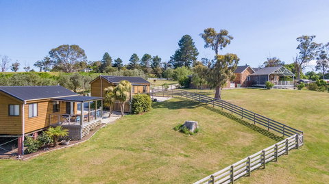 Hazelcreek Cottages - Geraldton Accommodation 1