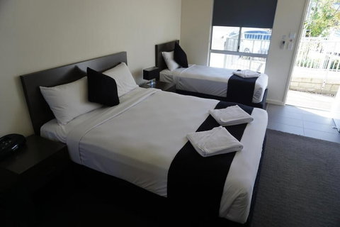 Dooleys Springsure Tavern And Motel - Geraldton Accommodation 6