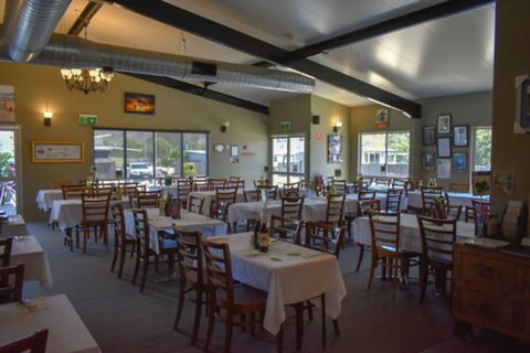 Dooleys Springsure Tavern And Motel - Geraldton Accommodation 3