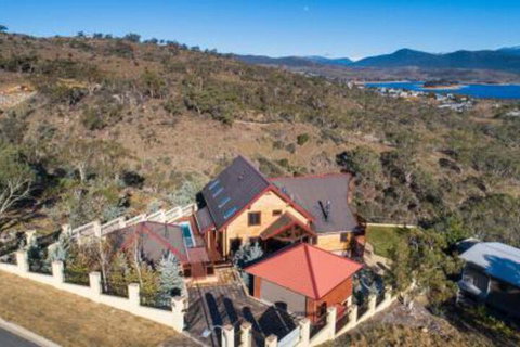 Scandinavian Castle - Geraldton Accommodation 0