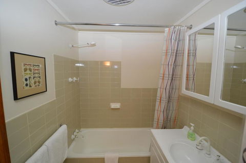 Tombarra 4B - Geraldton Accommodation 5