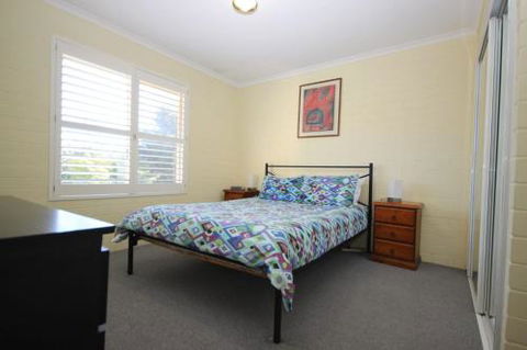 Blue Waters Four - Geraldton Accommodation 0