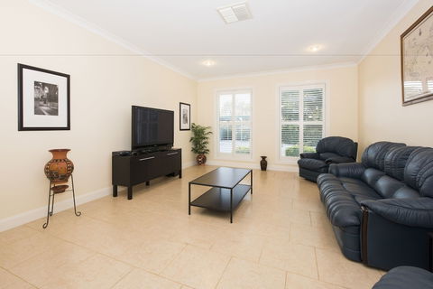 Colonial Court Villas - Geraldton Accommodation 0
