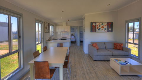 Tasman Holiday Parks - Lake Mulwala - Geraldton Accommodation 2