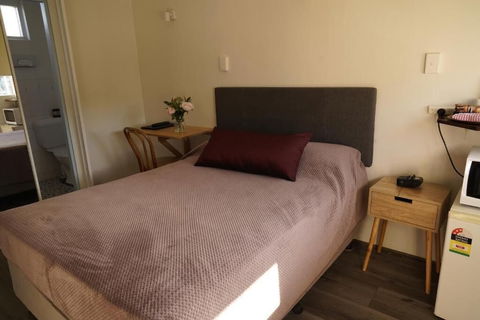 Country Motor Inn Singleton - Geraldton Accommodation 4