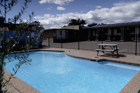 Country Motor Inn Singleton - Geraldton Accommodation 1