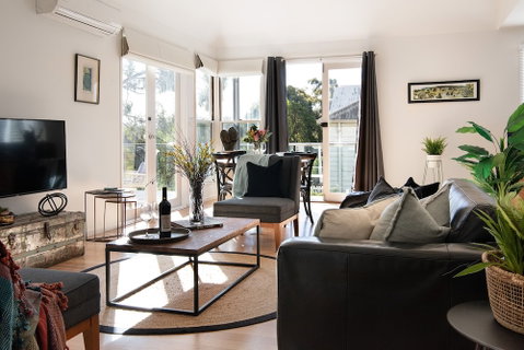 Lake Como Villa - Geraldton Accommodation 1